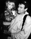 Robin Williams és legidősebb fia, Zachary évtizedekkel ezelőtt. A fiúnak azóta is rettenetesen hiányzik az édesapja. 