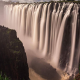 A Zambia és Zimbabwe határán mélybe zuhanó Viktória-vízesés ugyancsak az UNESCO világörökség része. Zuhataga a maga 1708 méterével a világ legszélesebbje. Esős évszakban másodpercenként 15 ezer köbméternyi víz zuhan alá, fél kilométeres vízpárát lehelve a lebegőbe.