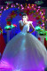 A tervező egy ázsiai fotót alapján tervezte majd szabadalmaztatta a világító esküvői ruhacsodát.
