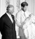 Károly herceg és Kamilla is közzétettek egy bejegyzést. Az általuk posztolt képen Károly és Harry hercegek láthatók az újszülött Archie-val.