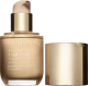 CLARINS everlasting Youth Fluid SPF 15 alapozó- 15 400Ft / 30 ml

Ez az alapozó ragyogásfokozó és feszesítő hatással bír, teljesen visszaadja az arcbőr fiatalos ragyogását. Azonnal helyreállíthatja az élénken ragyogó arcszínt az új Skin Tone Optimizing komplex segítségével. Elfedi a pigmentfoltokat és a bőrhibákat.