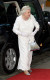 2011: A királynő egy gyönyörű fehér ruhát viselt Dublinban, Írországban.