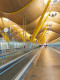Különleges építészeti elemek

Az Európa második legnagyobb repülőterének számító Madrid-Barajas Repülőtéren a 4-es terminál mennyezetét kizárólag bambuszból építették. A hullámos tető végigfolyik az épület belsejében, és világos, tágas környezetet teremt az utazók számára.