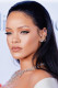 Rihanna

Az énekesnő úgy érezte: nincs minden bőrtípushoz és bőrtónushoz megfelelő termék, ezért 2017-ben megalapította a kozmetikai termékeket forgalmazó Fenty Beauty-t, és előrukkolt a hiánypótló sminkkollekcióval. A márka mostanra 50 árnyalatból álló alapozó-kollekcióval rendelkezik. Plusz van egy fehérnemű márkája: a Savage X Fenty-s.

 