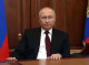 Egyes hírek szerint Putyin Parkinson-kórban szenved, de azt is beszélik, hogy pajzsmirigyrákja van. Az interneten frissen napvilágot látott fotók inkább az utóbbi eshetőséget támasztják alá.