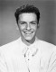 Frank Sinatra igazán jóképű férfi volt fiatalon, így egyáltalán nem meglepő, hogy a nők rajongtak érte és azon voltak, hogy a kegyei közé férkőzhessenek. 