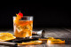 2. Gin és Whisky

A Bourbon a vodkánál ötször ízletesebb, és csak kicsivel több kalóriát tartalmaz. De légy óvatos: rendszeres és nagy mennyiségű fogyasztása akár halálos is lehet.