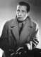 Bogart az egész életét a színészi pályafutásának szentelte, melynek már a kezdeti években meglett a gyümölcse: az Elvarázsolt erdő után állandó szerződés írt alá a Warner Brothers stúdióval, és heti 550 dolláros fizetéssel egymás után kapta a gengszterszerepeket. Jéghideg tekintete, görnyedt tartása és gesztusai meggyőzték a közönséget, hogy valóban egy gyilkost látnak a mozivásznon, és még csak meg sem kellett hozzá szólalnia.