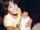 Jenni Rivera még középiskolás volt, amikor várandós lett első gyermekével, Janney Marín Riverával, akit 1985-ben hozott világra. Pár évvel később oltár elé állt lánya édesapjával, José-val, akitől még két gyermeke született: Jacqueline Marín Rivera és Michael Marín Rivera. A családi idillt azonban nem tartott sokáig.