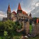 Corvin kastély - A Hunyadi-kastélyként vagy Hunyad-várként is ismert gótikus-reneszánsz Corvin-kastély Hunyadban, Romániában több sötét legendához kötődik.