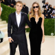 Hailey és Justin Bieber Drew House ruhában a 2021-es MET-gálán