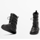 Massimo Dutti Quilted leather boots 59 995 Ft

Itt az előző bőrcsizma fekete verzióját láthatjátok, ami szintén nagyon jól néz ki. 