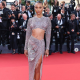 Jasmine Tookes egy metálszínű kétrészes Zuhair Murad összeállítást viselt a vörös szőnyegen.