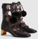 Gucci 2015 Re-Edition women's boot

Ocsmányság felsőfokon! A Gucci a magassarkúknál is teljes haderővel arat, bár ahhoz már nagyon-nagyon gazdagnak kell lenni, hogy valaki ezért 524 ezer forintot kiadjon. A többség valószínűleg még 5000 forintért sem venné meg! 