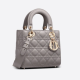 Dior Medium Lady Dior táska (kb. 1,5 millió forint) 