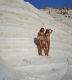 A 44 éves svájci származású Michelle Hunziker és lánya Szicílián nyaralt tavaly nyáron, onnan posztolták a közös bikinis képüket is. Akad azonban a lányoknak is látnivaló, Aurora szerelme ugyanis egy igazi szívtipró.