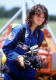 Sally Ride - Sally 32 éves korában, mint a legfiatalabb asztronauta és mint első amerikai űrhajósnő járt a világűrben. 8000 ember közül választották ki, a Lyndon B. Johnson Űrközpontban 1978-ban kezdhette meg a kiképzését. „Szeretném, ha úgy emlékeznének rám, mint aki nem félt megtenni, amit akart és vállalta a kockázatot annak érdekében, hogy a céljait elérje.”