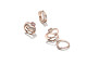 Az rozéarany gyűrűk tökéletesen kombinálhatók bármilyen öltözékkel, így tökéletes ajándék egy ilyen darab is.