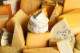 Sajt

A kemény és reszelt sajtok három-hat hónapig eltarthatók a fagyasztóban, azonban ami a reszelt sajtot illeti, fontos, hogy tegyél extra lisztet a zacskóba, és jól rázd fel, mielőtt lefagyasztanád.