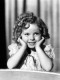 Az édesanyja szigorú felügyelete alatt tartott loknis hercegnő a Curly Top című filmjéért már heti 15 ezer dolláros gázsit kapott, mindezt 1936-ban. A válság által sújtott Amerika számára a ragyogó Hollywood és benne a kis szöszke jelentette a reményt és a boldogságot, még maga Roosevelt elnök is úgy nyilatkozott, hogy "ameddig Amerikának ott van Shirley Temple, minden rendben lesz".
