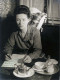 Bár élethosszig tartó kapcsolatot tartott fenn Sartre-ral, Beauvoir úgy döntött, hogy soha nem házasodik meg és közös háztartást sem tartott fenn Sartre-ral. Soha nem született gyermekük.