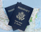 Kék - Az "újvilág" országainak útlevele általában sötétkék, de ebből a színből is használnak egyes nemzetek különböző árnyalatokat. Az Egyesült Államok a mostani előtt vöröset és zöldet is birtokolt, amíg elért a mai - 1994 óta bevált - változathoz. (Az USA-ban a diplomaták igazolványa fekete.)
