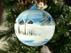 Saját karácsonyi üveggömbkészítés Lengyelországban

A krakkói betlehemek nem véletlenül tartoznak az UNESCO szellemi kulturális örökségei közé. Krakkó piactere a központja a karácsonyi vásárnak, a nyüzsgő hangulatot nemcsak sétálva, hanem lovaskocsin ülve is átélhetjük. Ha Krakkóban járunk, mindenképp látogassunk el a 23 km-re fekvő ARMAR-ban található kézműves karácsonyi üveggömb készítőhöz. Nincs is jobb szuvenír, mint egy ízlésünk szerint elkészített karácsonyfadísz.