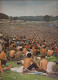 A fesztivált mintegy 500 000 néző előtt tartották meg. A Woodstock az évtizedek során egy békés hippi fesztiválként terjedt el a köztudatban, mely híres lett a rendszeres esőzés miatt kialakult nagy sárról és a kábítószerekről,.