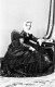 A később Sisiként ismertté vált Wittelsbach Erzsébet csupán 16 éves volt, amikor 1854 áprilisában hozzáment Ferenc Józsefhez. Alig több mint 10 hónappal később megszületett az első gyermek. Az anyós, Zsófia Friderika Dorottya Vilma bajor királyi hercegnő, osztrák főhercegné, aki nem különösebben kedvelte meg a menyét, és „bajor libának”, valamint „buta fiatal anyának” nevezte, eldöntötte, hogy magáról nevezi el a kislányt (Zsófia főhercegnő kétéves korában, tífuszban elhunyt). Ami még ennél is rosszabb, nem engedte fia feleségének, hogy újszülött gyermekével foglalkozzon. A harmadik gyermek, a kis Rudolf trónörökös esetében Sisi ultimátumot adott Ferenc Józsefnek, hogy hagyjanak fel a poroszos neveléssel, így a legkisebb hercegnőt, Mária Valériát már nem Zsófia nevelte. Bizonyos azonban, hogy a rendkívül feszült anyós-meny viszony is hozzájárult ahhoz, hogy Sisi és Ferenc József házassága tönkrement, és a királyné súlyos depresszióba esett.