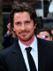 Christian Bale egy egyszobás lakásban lakott családjával, nem használt mobilt, és nem igényelt testőröket sem. „A vagyon semmit sem jelent nekem. Ha egy tolvaj betört volna hozzám, elbőgte volna magát” – idézte a filmezzunk.hu a színész korábbi szavait.