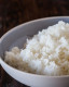 Rizs

Fehér, jázmin vagy basmati – a rizs bizony szintén éveken át eltartható. Fontos, hogy száraz, hűvös helyen, lezárt tasakban tárold, hogy a por, a nedvesség és a bosszantó kis bogarak ne juthassanak be! Az egyetlen kivétel a barna rizs és más teljes kiőrlésű gabonafélék, mert a bennük található természetes olajoknak köszönhetően könnyebben avasodnak.
