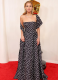 Jennifer Lawrence sosem preferálta a hivalkodó öltözködést, így nem meglepő, hogy a 2024-es Oscar-gálára is egy letisztult, klasszikus stílusú, pöttyös ruhát választott magának, egyenesen a Dior divatházból.