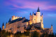 A Hófehérkében szereplő gonosz királynő várát állítólag a lenyűgöző spanyolországi Segovia-ban található erőd ihlette, amely egykor királyi palota, börtön, főiskola, majd katonai akadémia volt, jelenleg pedig múzeumként működik. 