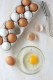 A vizes tojásfehérjét Dean Harper szakács szerint a termék nem megfelelő tárolási módja okozhatja. Ennek következtében a tojás nem úgy sül majd meg, ahogyan kellene, de az élelmiszer eltarthatóságát és ízét is befolyásolja a rossz tárolás.
 
