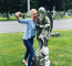 Végül a legutóbbi mélyrepülés: Katherine Heigl egy temetőben szelfizett síremlékekkel és még az Instagramon is megosztotta a kegyeletsértő fotókat. A követők kiakadtak, ő pedig később bocsánatot kért.