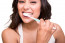 A sokat emlegetett csodaszer a szódabirkarbóna, amivel fogaidat is eredményesen fehérítheted. Ha ezzel mosod meg, eltávolítod a fogkövet és pár árnyalattal világosabb is lesz a mosolyod.
