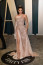 Palvin Barbara egy finoman áttetsző Versace ruhakölteményben érkezettt az Oscar-gála partijára, mellyel ellopta a show-t.
