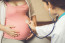 A fertőzött nőknek nem születhet egészséges gyermeke
Bár nincs olyan módszer, amellyel teljes biztonsággal megakadályozható, hogy az anya már az anyaméhben továbbadja a fertőzést a magzatának, ennek kockázata jelentősen csökkenthető kellő felkészüléssel és orvosi beavatkozással a terhesség, a vajúdás, a szülés és a szoptatás időszaka alatt.
