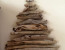 Rusztikus

Ez a rusztikus hangulatú karácsonyfa újhasznosított fából is készülhet, nem kell hozzá vadonatúj alapanyagot venni. Formájának köszönhetően az ember maga dönti el, milyen méretre is szeretné csinálni, így attól függően, hogy mekkora fa készül, elhelyezhető a nappali sarkában, de akár egy asztalon is, elkészítése pedig pofonegyszerű feladat. &nbsp;
