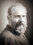 Kísértetiesen hasonló módon gyilkolták meg az 1880-ban megválasztott James Garfieldot. 1881. július 2-án egy washingtoni pályaudvaron hátulról lőtt rá Charles Julius Guiteau, egy zavaros gondolkodású ügyvéd, aki nem kapott meg egy diplomáciai állást. Garfield két és fél hónapig küzdött az életéért, majd bő két hónappal később belehalt a lövés okozta sérüléseibe.
