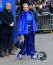 De ez még semmi! Katy Perry átöltözött egy hasonlóan különleges, kék ruhába is. 