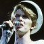 David Bowie nélkül biztosan nem olyan lenne a zene, mint amilyen ma. Pedig biztos hatalmas sikereket ért volna el a helyi hentesüzlet szállítójaként is.