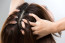 Használd a száraz hajszálak és fejbőr ellen. Ha a fejbőröd száraz és hajlamos a korpásodásra, akkor egyszerűen masszírozd a fejbőrödbe a kókuszvizet, ami hidratálja a fejbőrödet és segít csökkenteni a korpásodást is. Ráadásul a fejmasszázs rendszeres lkalmazása rendkívül jótékony hatással van&nbsp; hajra, hiszen serkenti a fejbőrben a véráramlást és gyorsítja a haj növekedését is.&nbsp;
