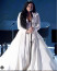 Demi Lovato egy óriási fehér estélyiben érkezett, melyben igazi királynőként tündökölt.&nbsp;
