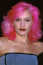 Gwen Stefani sem mindig ügyelt arra, hogy az arcán és fején lévő színek harmonizáljanak, passzoljanak. A pink hajhoz egy erős bordó rúzst választott - hát, nem ez a legjobb párosítás.
