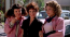 Betty Rizzo (középen) a leghíresebb szerepe lett Stockard Channingnek, akit pályája során Oscar-díjra is jelöltek, két Emmy-díjat pedig be is zsebelt. A Grease után nők miliói utánozták a stílusát, megjelenését és a szövegét is.
