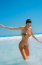 Kendall Jenner&nbsp;egyik új insta képén bikiniben szexizett a tengerparton. Micsoda bomba alak!
