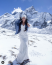 Egy menyasszonyi fotó Nepálban, a Mount Everesten.