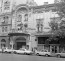 A korábban a Somossy Orfeumnak, majd a Fővárosi Orfeumnak otthont adó épület 1894-ben épült, 1923-ban kezdte meg itt működését a Fővárosi Operettszínház - amelyet azóta hivatalosan Budapesti Operettszínház névre&nbsp;kereszteltek. A Nagymező utcában található&nbsp;épületre gyakran a "boldog békeidők" egy jelképeként is tekintenek, hiszen a legendás orfeumban mulatott a főváros krémje - az I. világháborúval ennek is vége szakadt.

