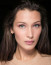 A vizsgálat szerint a legtökéletesebb arcberendezéssel Bella Hadid rendelkezik, akinek 94,35%-ban felel meg az arca az aranymetszésnek. A 24 éves topmodell szemei, szemöldöke, orra, ajkai, álla és arcformája áll a legközelebb a görög ideálnak.
